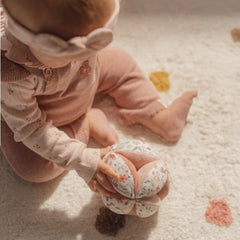 Little Dutch Βρεφικά Παιχνίδια Δραστηριοτήτων LITTLE DUTCH. Υφασμάτινη μπάλα με χειρολαβές Fairy Garden GRS